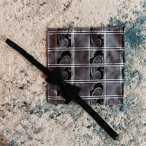 Can Heusen pocket square & bowtie set